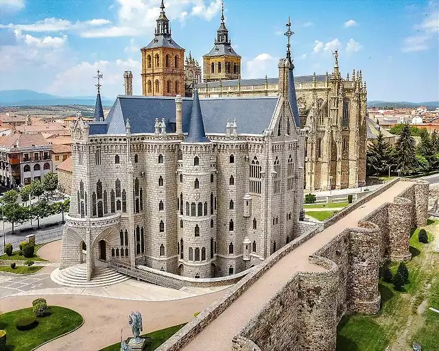 Astorga_palacio_catedral