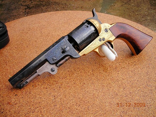 revolver (6) revolver (6)