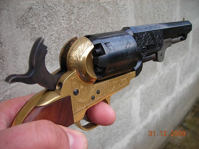 revolver (1) revolver (1)