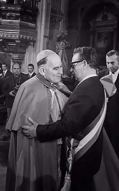 Cardenal Silva Henriquez con Salvador Allende