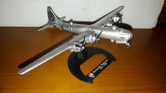 Boeing B29 Enola Gay