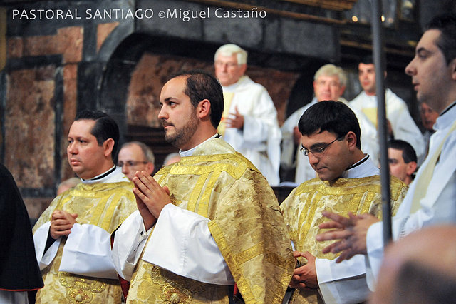 Ordenación Diaconal Santiago - Dalmáticas Antiguas