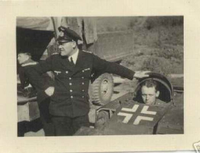 Orig.Foto 2.WK frz. Munitionsschlepper m. Balkenkreuz 2