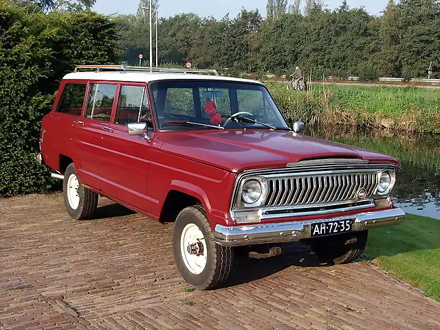 Kaiser Jeep Wagoneer 67