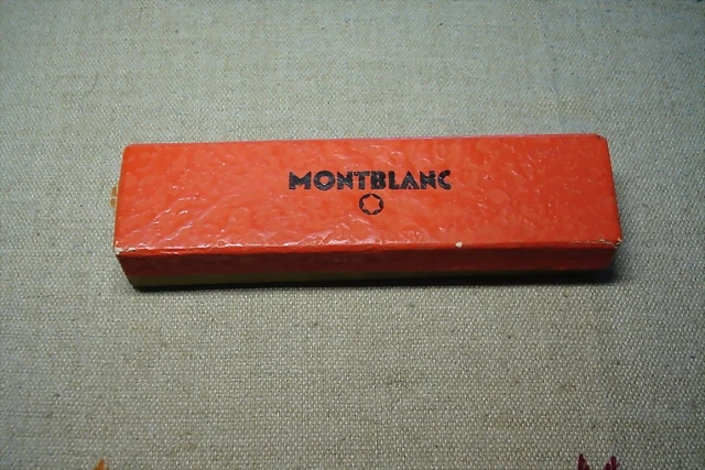 montblanc 32_caja01