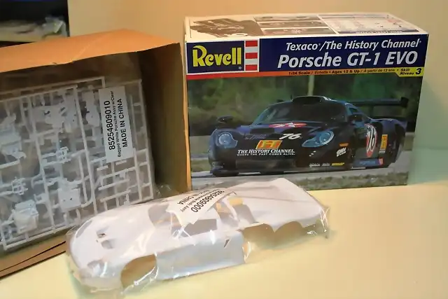 911 revell 124