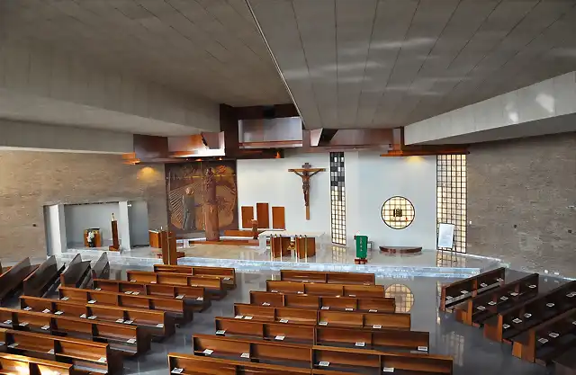 Interior de la Iglesia de San Josemar?a en Barbastro - 1