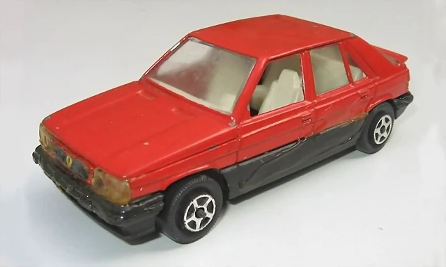 Renault 11 rojo