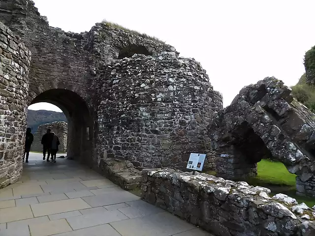 Urquhart Castle 7