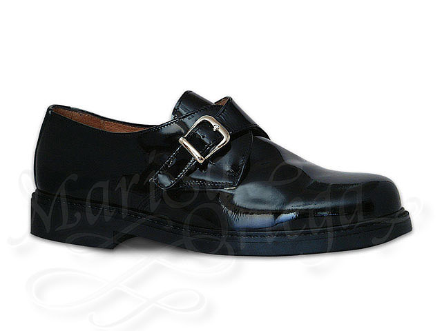 zapato con hebilla 48