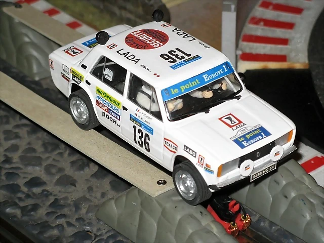 raid-1983-paris dakar-136-lada 2105-3000
