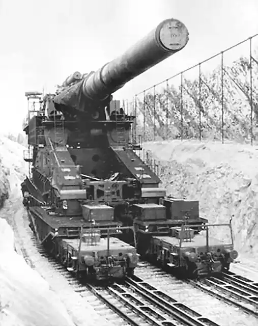 Dora_Schwerer-Gustav_01br