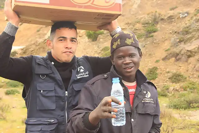MUNDO UNICO y Asoc. Marroqui ayuda a inmigrantes subsaharaianos-febrero 2015 2015.jpg (31)