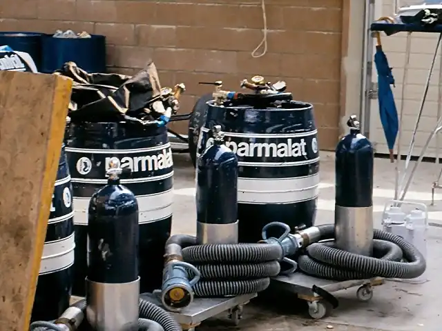 fuel 1983-088-spa-pitlane-brabham-fuel-rig