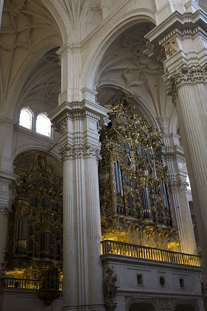 400px-Granada-Catedral-%C3%93rganos