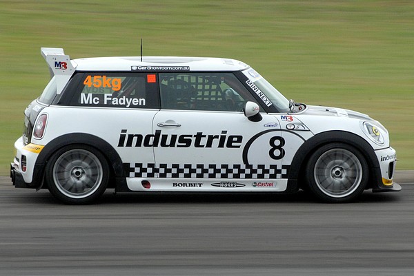 MINI challenge -McFadyen-inaugural-MINI-champion_594