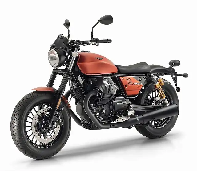 Moto-Guzzi-V9-Bobber-Sport-6