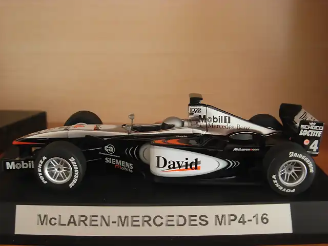 22 McLAREN MP4-16