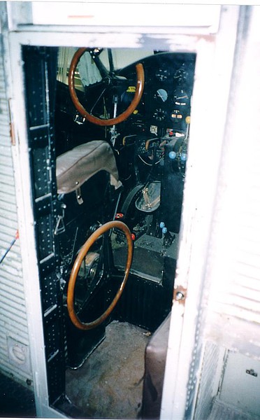 junkers-tri-cockpit-left (2)