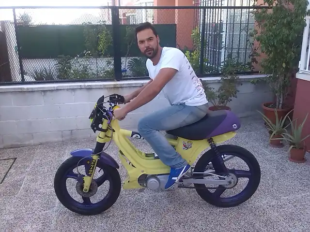 yo en mi variant en el porche casa julito