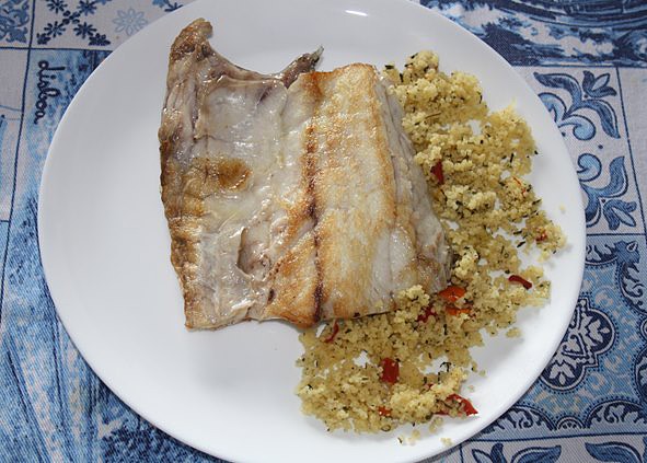 Corvina asada con cuscus