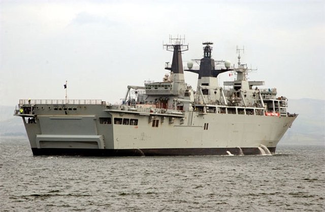 Reino Unido (UK Royal Navy). LPD Albion