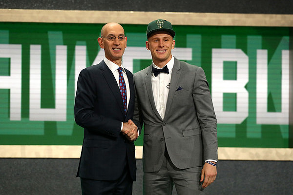 Adam+Silver+Donte+DiVincenzo+2018+NBA+Draft+ANgP-3rhv0Wl
