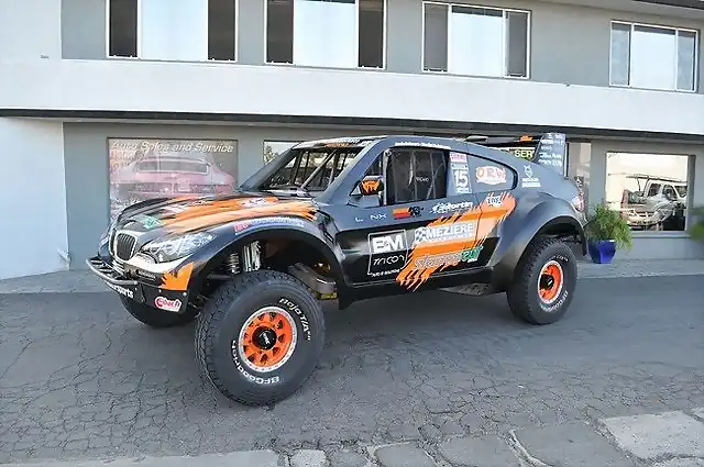 00-bmw-x6-trophy-truck-1318609973[1]