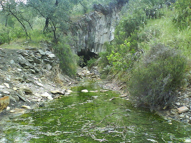La cueva La cueva