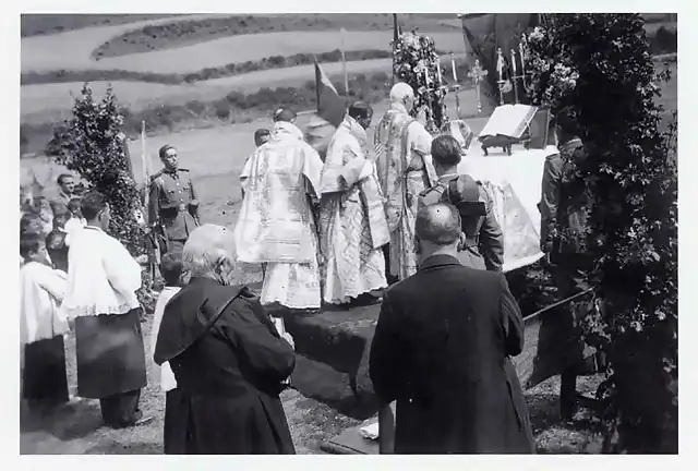 Misa-gracias-Liebana-franquistas-DESMEMORIADOS_EDIIMA20160901_0231_5