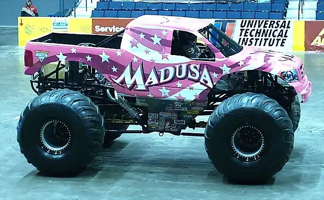 2011 48 MAdusa real2