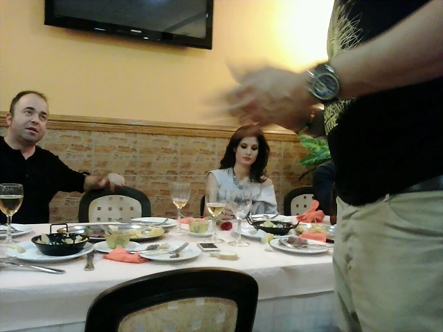 María en la cena antes del bolo 7 María en la cena antes del bolo 7