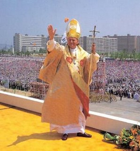 Juan Pablo II y jovenes