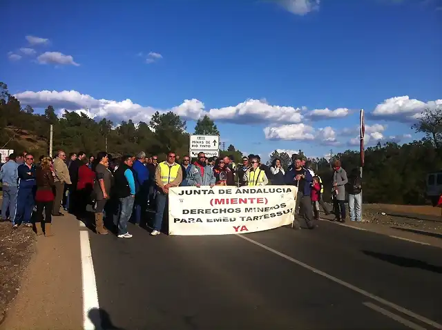 Manifestacion pidiendo apertura mina-Dicbre. 2012
