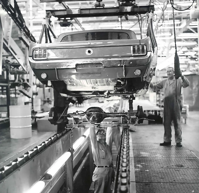 1964MustangAssemblyLine-2