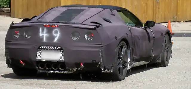 Corvette-C7-2013-1