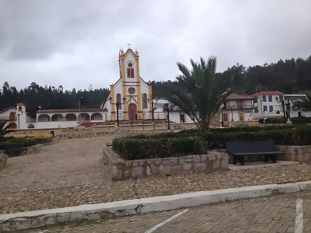 7. Plaza principal de Cuitiva