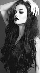 69f5fc96b882cd2137492ef94f13d850--goth-hairstyles-long-dark-hair