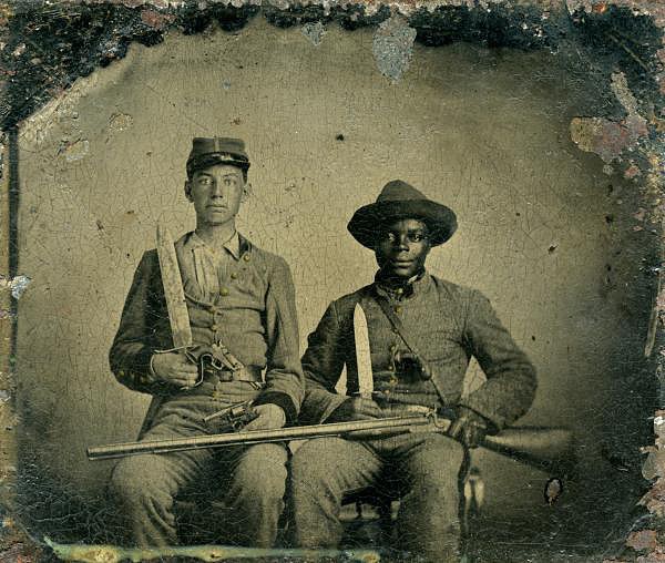 El sargento de la Confederacin del Sur Andrew Martin Chandler con su esclavo Silas Chandler