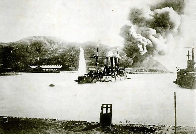 Port Arthur bajo el fuego de la artillera japonesa.