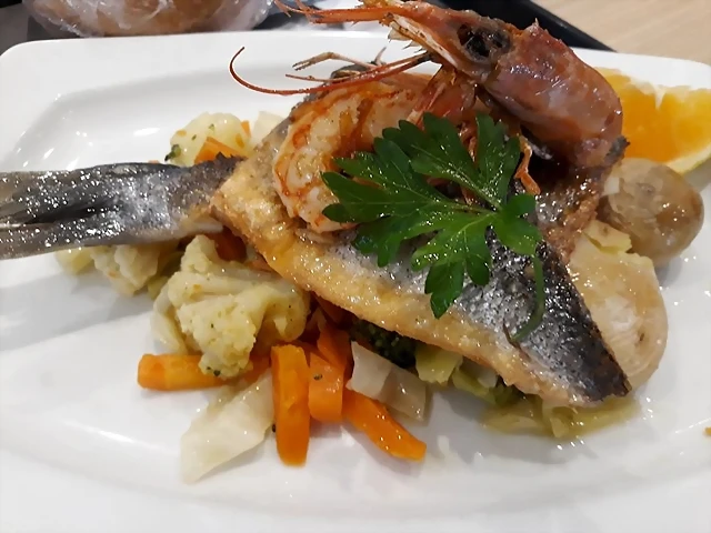 Filete de corvinata con langostino