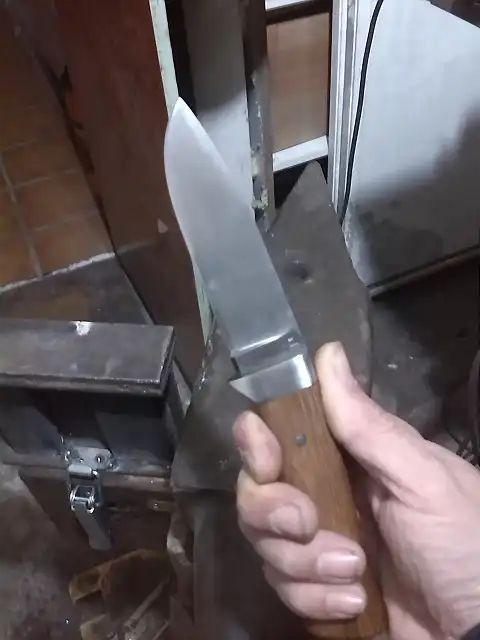 CUCHILLO DE CAZA PEQUE?O 004