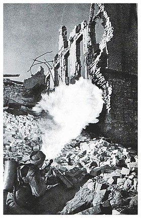 battle-stalingrad-ww2-soldiers-fighting-soviet-soldiers-fierce-fighting-flame-thrower