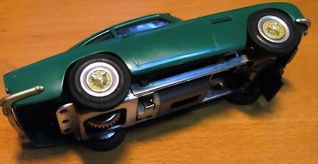 Aston Martin DB5 Verde Claro 4 Aston Martin DB5 Verde Claro 4
