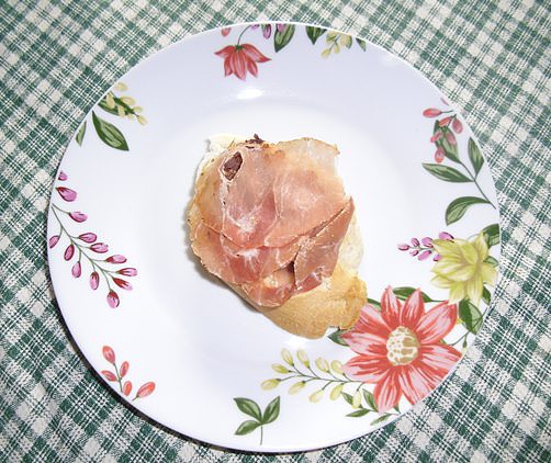 Crostinni de pate de olivas y