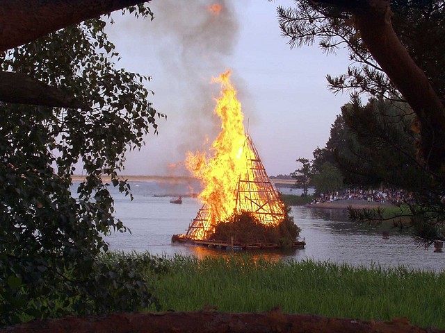 Seurasaari-2005-johannus2