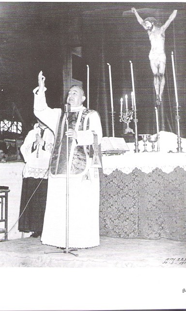 19570330-2236_El Cardenal Arcobispo Dr_ Quiroga Palacios, momentos de la Misa 19570330-2236_El Cardenal Arcobispo Dr_ Quiroga Palacios, momentos de la Misa