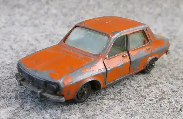 14 Renault 12 naranja