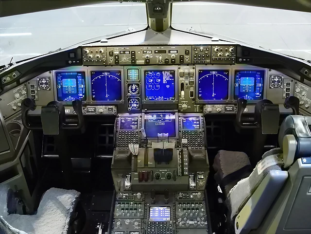 boeing_777_cockpit boeing_777_cockpit
