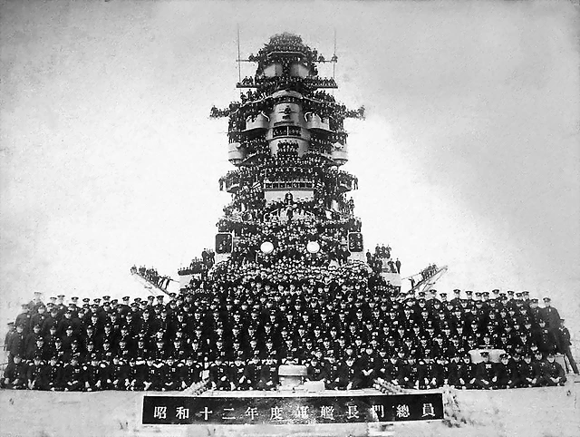 IJN_battleship_Nagato_and_her_all_crewmembers